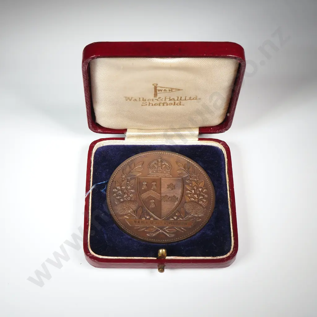 Cased copper medal “KING’S COLLEGE SPORTS MEDAL”, engraved “1936 / 100 YDS / UNDER 15 HCP / G H MACKAY / ATHLETICS”, 50mm Image 1++
