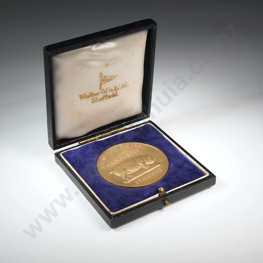 Cased bronze medal “N.Z. PIG BREEDERS ASSN / CHAMPIONSHIP / BERKSHIRE”, engraved “M.B. SHOW / 1944 / H. R. MANNING”, 42mm Image 1++