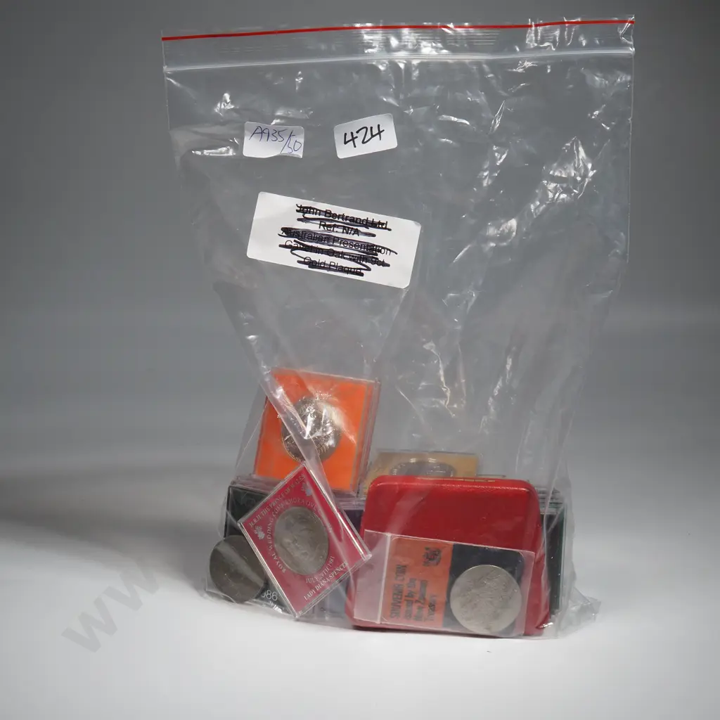 25 Cased UNC New Zealand Dollars & Several Others  Image 1++