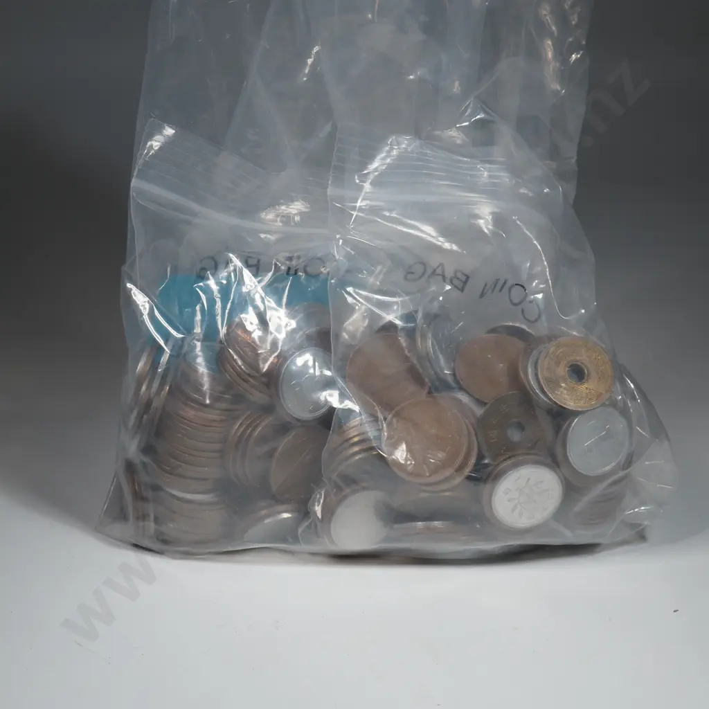 Large Assorted Lot of Japanese Coinage  Image 1++