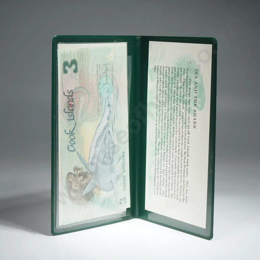 Cook Island Three Dollar Banknote in Green Folder Image 1++