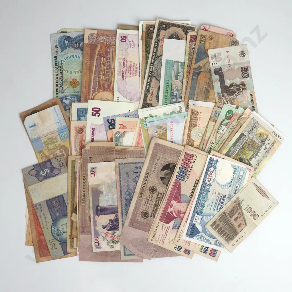 Approx 100 Vintage World Banknotes Image 1++