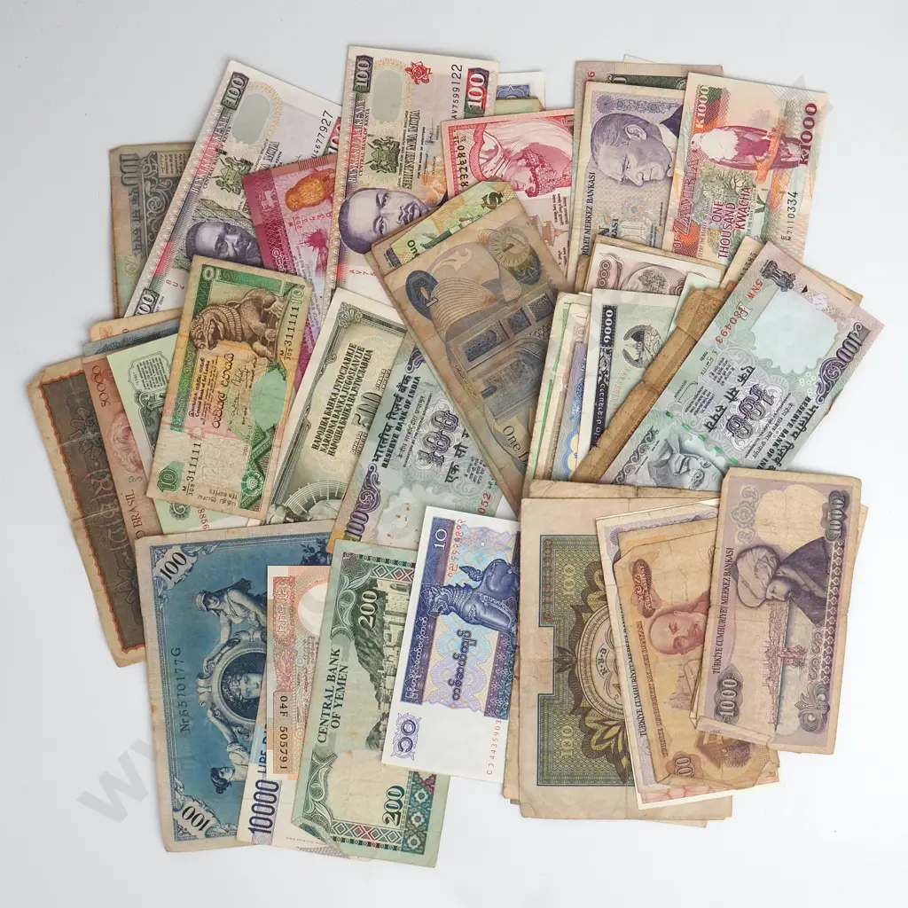 Approx 100 Vintage World Banknotes Image 1++