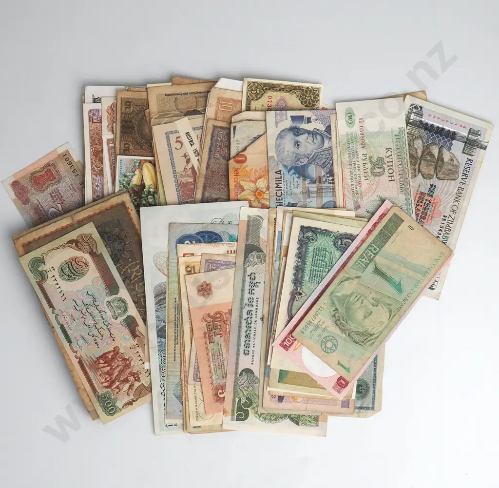 Approx 100 Vintage World Banknotes Image 1++