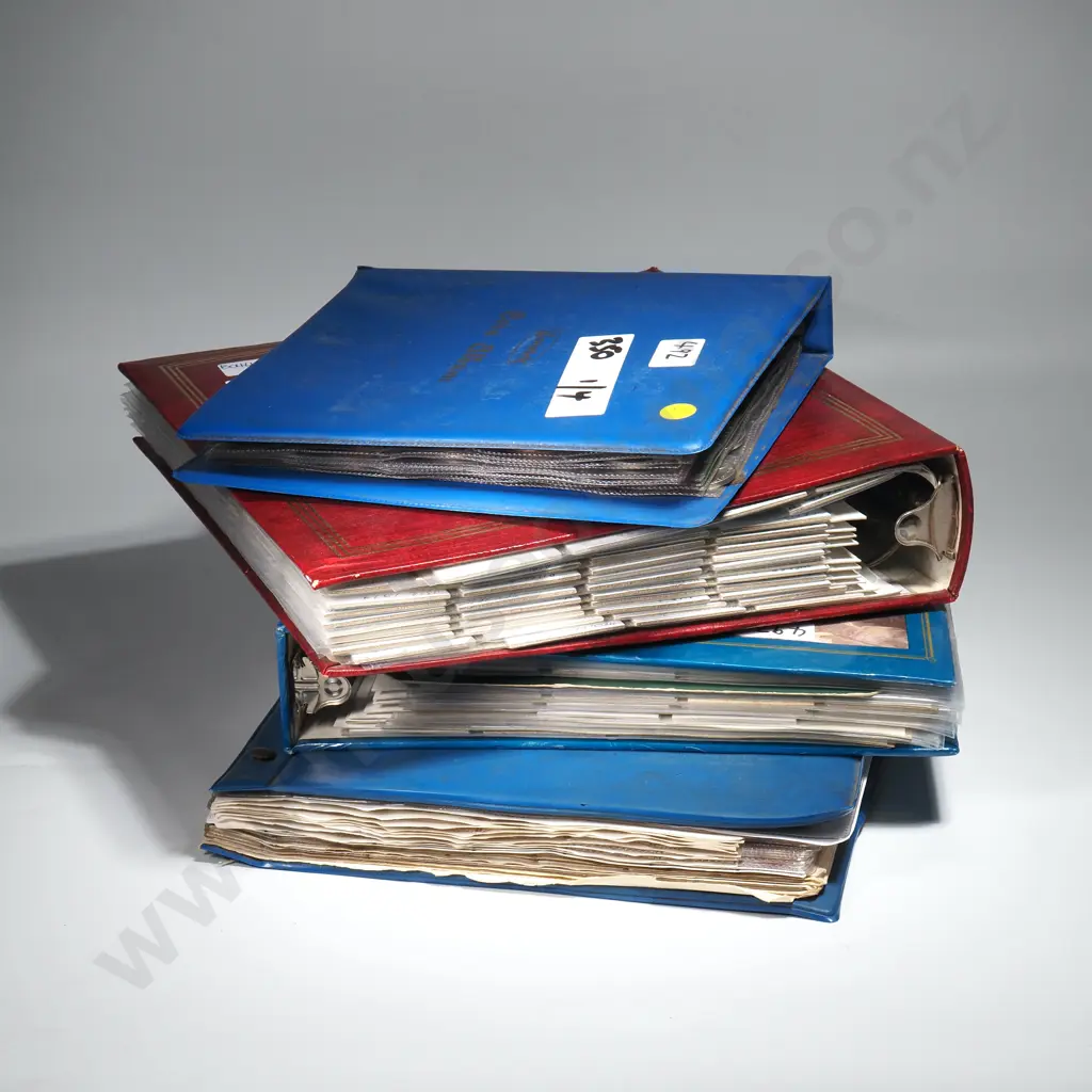 Four Albums of Coins - Large Selection of Mainly New Zealand & World Coins Image 1++