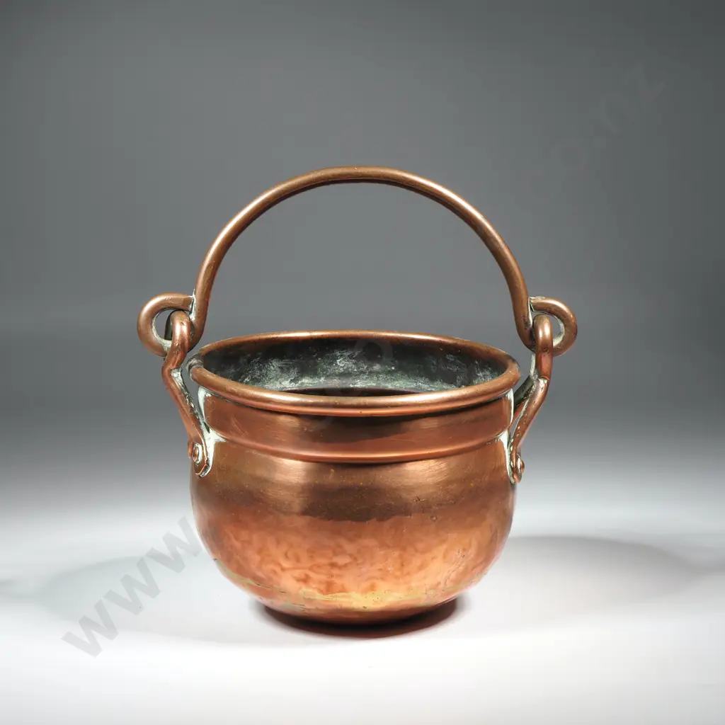 Small Copper Cauldron w Handle  Image 1++