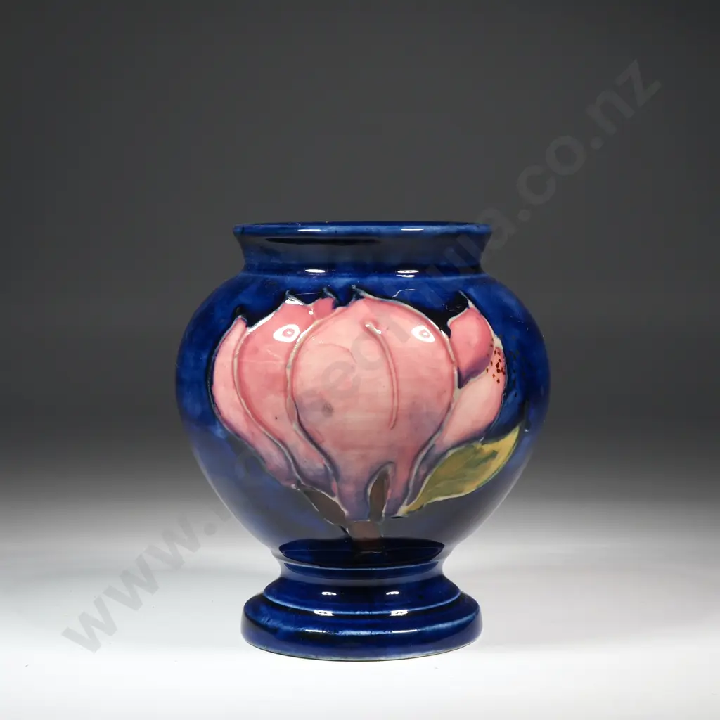 Small Bulbous Moorcroft Vase in Clematis Pattern Image 1++