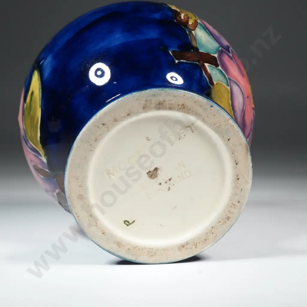 Small Bulbous Moorcroft Vase in Clematis Pattern Image 1++
