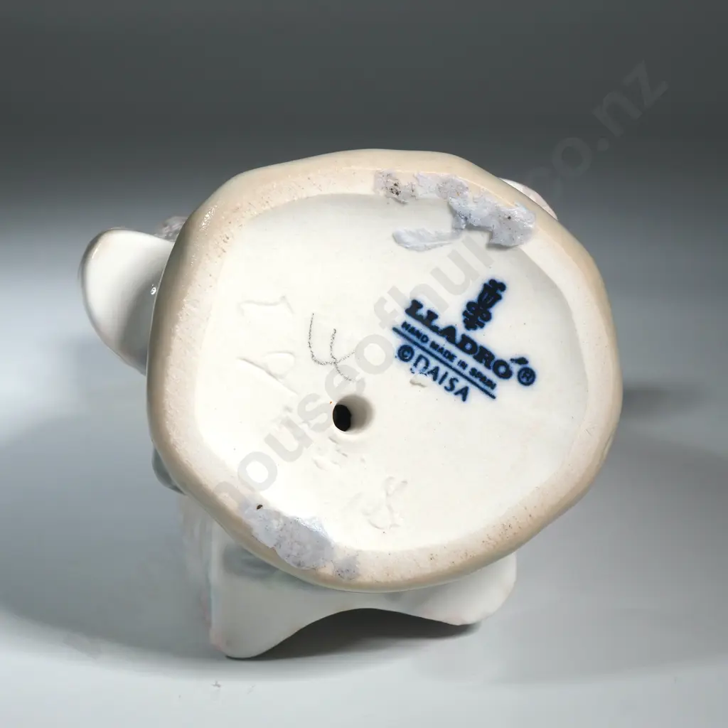 Lladro Figurine - 'Valencia Girl w Basket Of Oranges' Image 1++