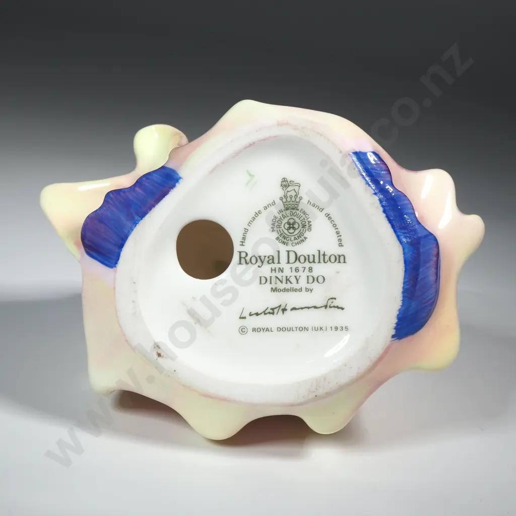 Vintage Royal Doulton Figure "Dinky Do" Image 1++