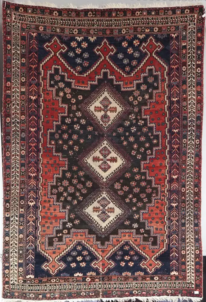 Vintage Persian Hand Knotted Rug Featuring Three Central Medallions Image 1++