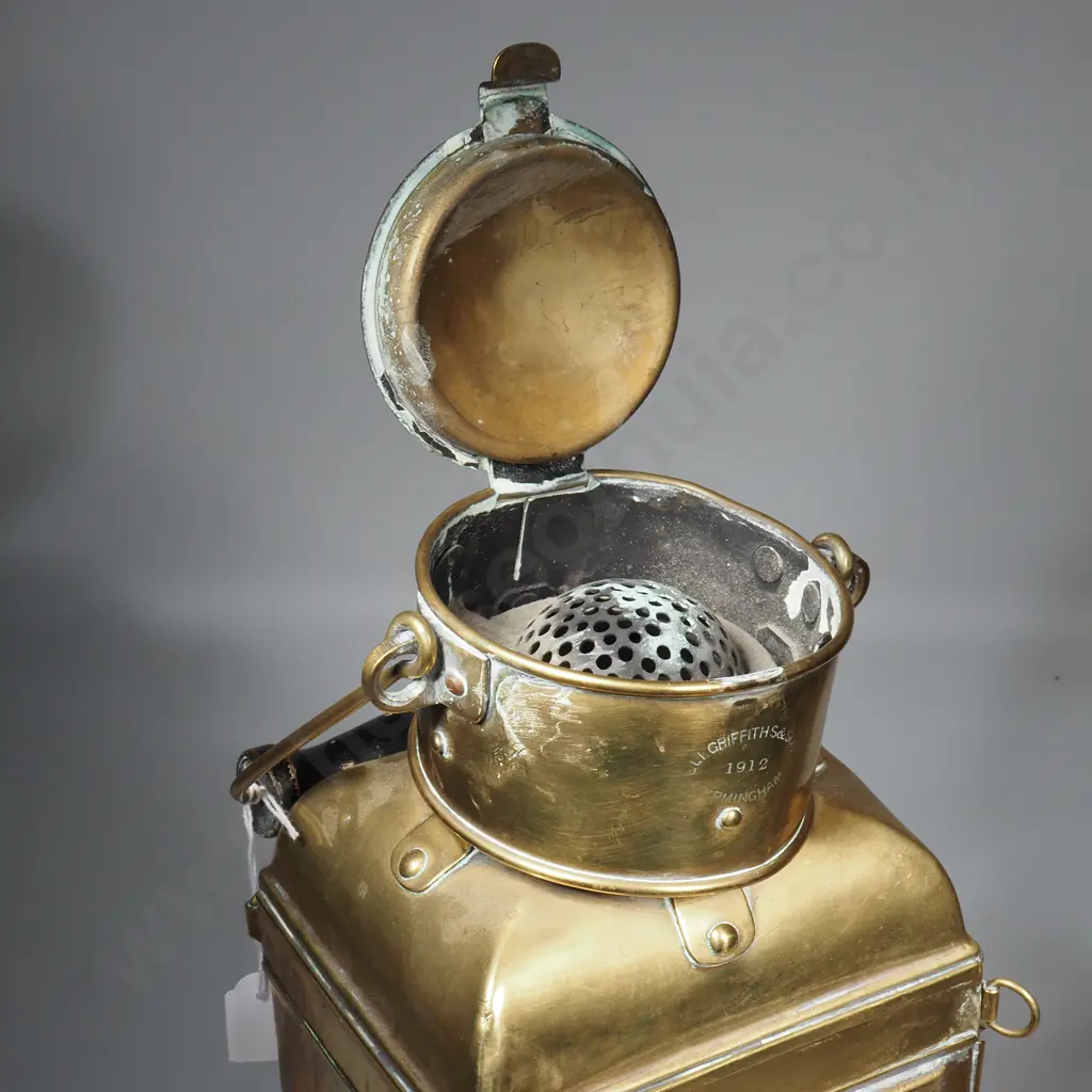 Antique Brass Nautical Ship's Lantern - T Griffiths & Sons - Birm 1912 Image 1++