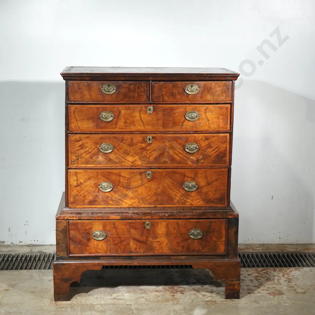 Georgian Walnut Chest of Drawers - Crossbanded w Mahogany on an Oak Carcass Image 1++