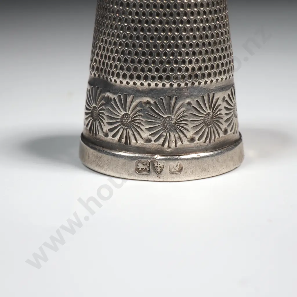 Sterling Silver Thimble - Chester 1924 Image 1++