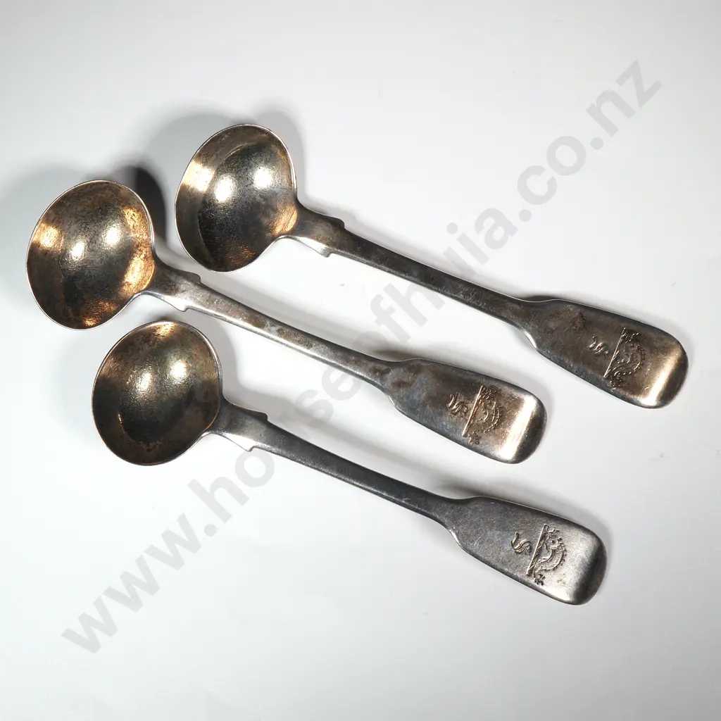 Three George III Sterling Silver Salt Spoons - William Eaton - London 1824 Image 1++