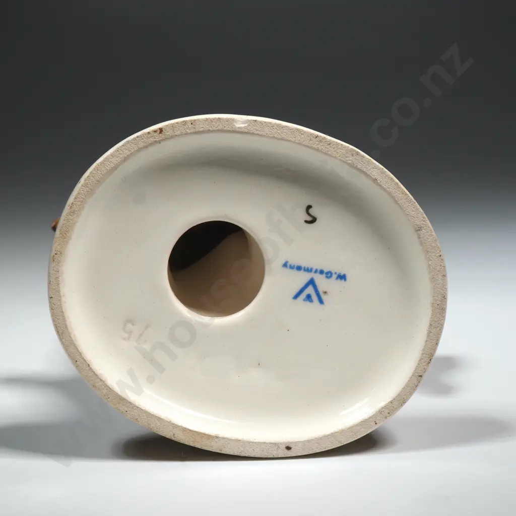 Goebel Hummel "Apple Tree Girl" Figurine Image 1++