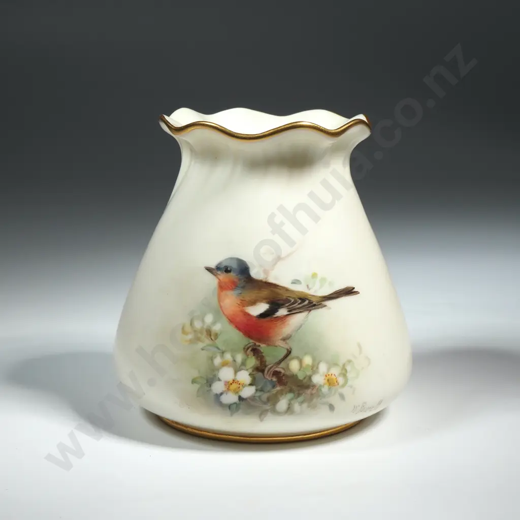 Royal Worcester Squat Vase Hand painted w Robin Image 1++