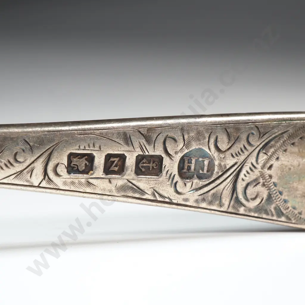 Georgian Sterling Silver Sugar Tongs & 20th-Century Sterling Spoon - Fully Hallmarked Image 1++