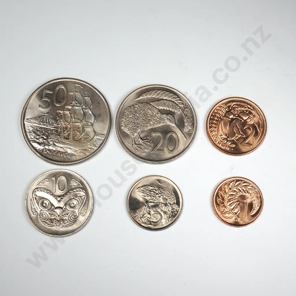 6 X NZ 1971 UNC CIRCULATION COINS 1 – 50 CENTS For sale are six 1971 uncirculated coins from one to fifty cents, each being the circulation type ( 7 in the date having a serif or downward stroke ). The coins found in uncirculated and proof sets have a normal 7. C.C.V. $320. Image 1++