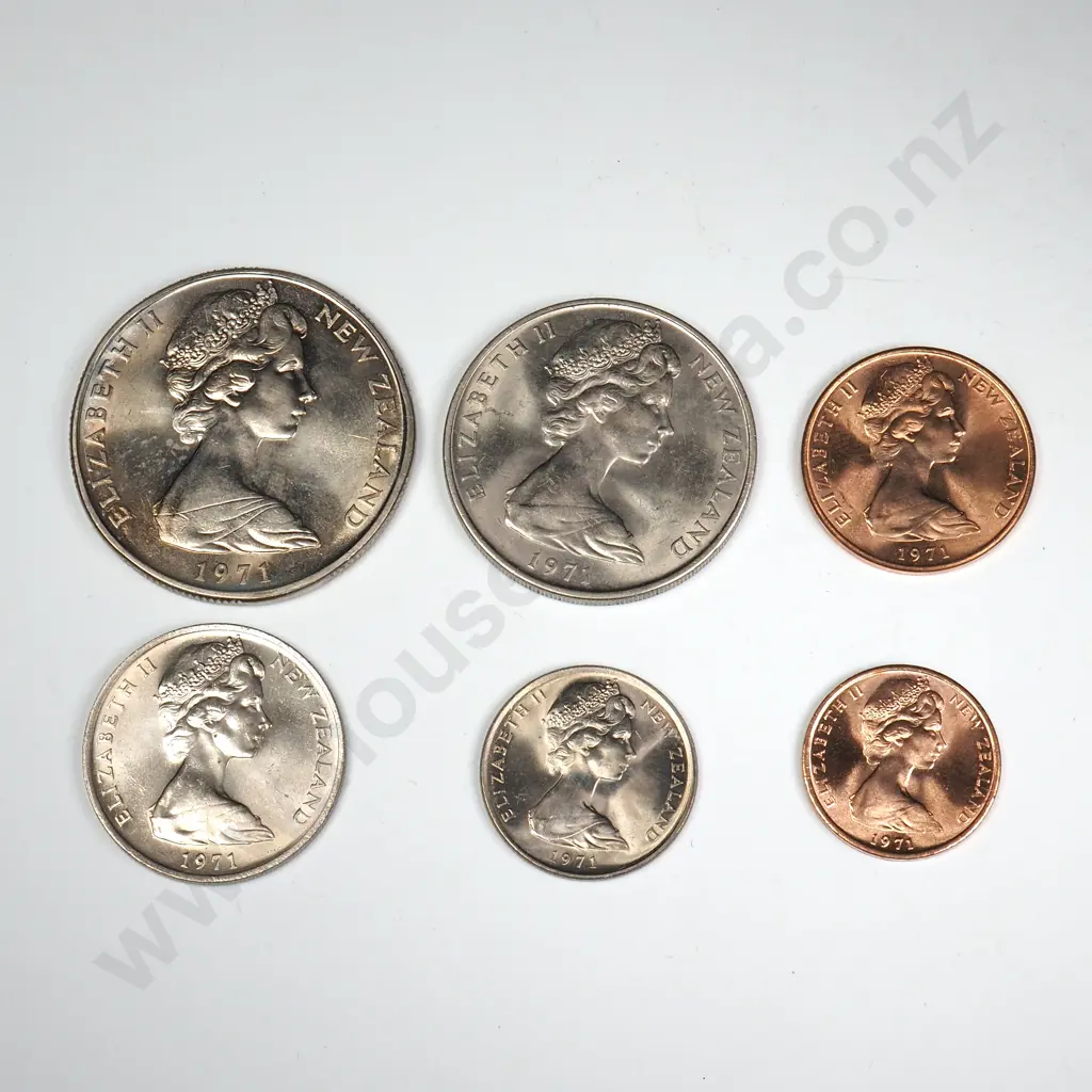 6 X NZ 1971 UNC CIRCULATION COINS 1 – 50 CENTS For sale are six 1971 uncirculated coins from one to fifty cents, each being the circulation type ( 7 in the date having a serif or downward stroke ). The coins found in uncirculated and proof sets have a normal 7. C.C.V. $320. Image 1++