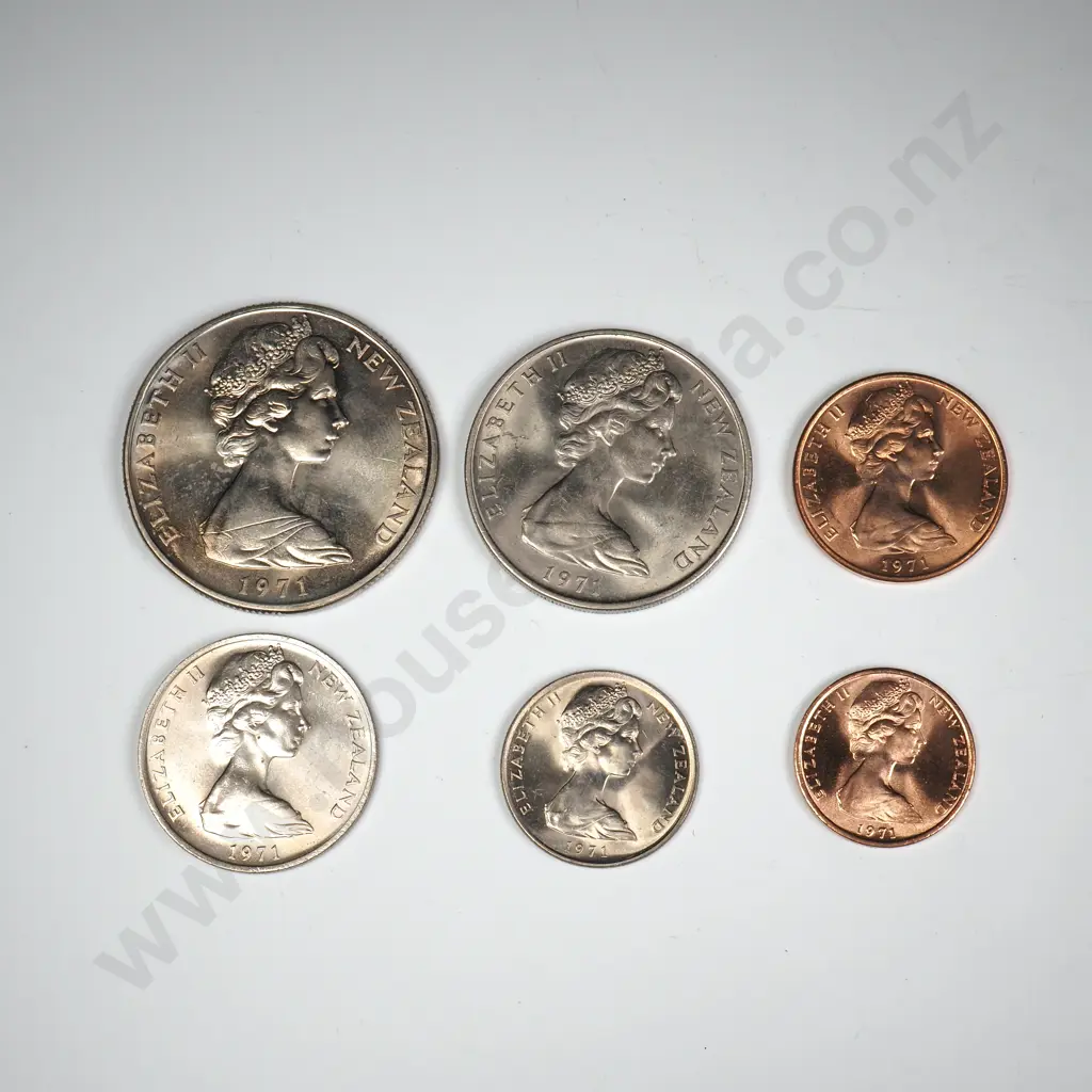 6 X NZ 1971 UNC CIRCULATION COINS 1 – 50 CENTS For sale are six 1971 uncirculated coins from one to fifty cents, each being the circulation type ( 7 in the date having a serif or downward stroke ). The coins found in uncirculated and proof sets have a normal 7. C.C.V. $320. Image 1++