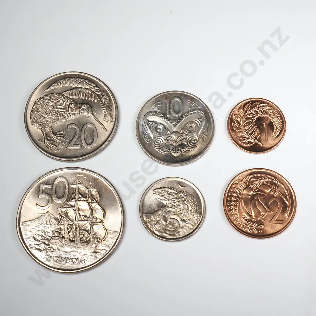 6 X NZ 1971 UNC CIRCULATION COINS 1 – 50 CENTS For sale are six 1971 uncirculated coins from one to fifty cents, each being the circulation type ( 7 in the date having a serif or downward stroke ). The coins found in uncirculated and proof sets have a normal 7. C.C.V. $320. Image 1++