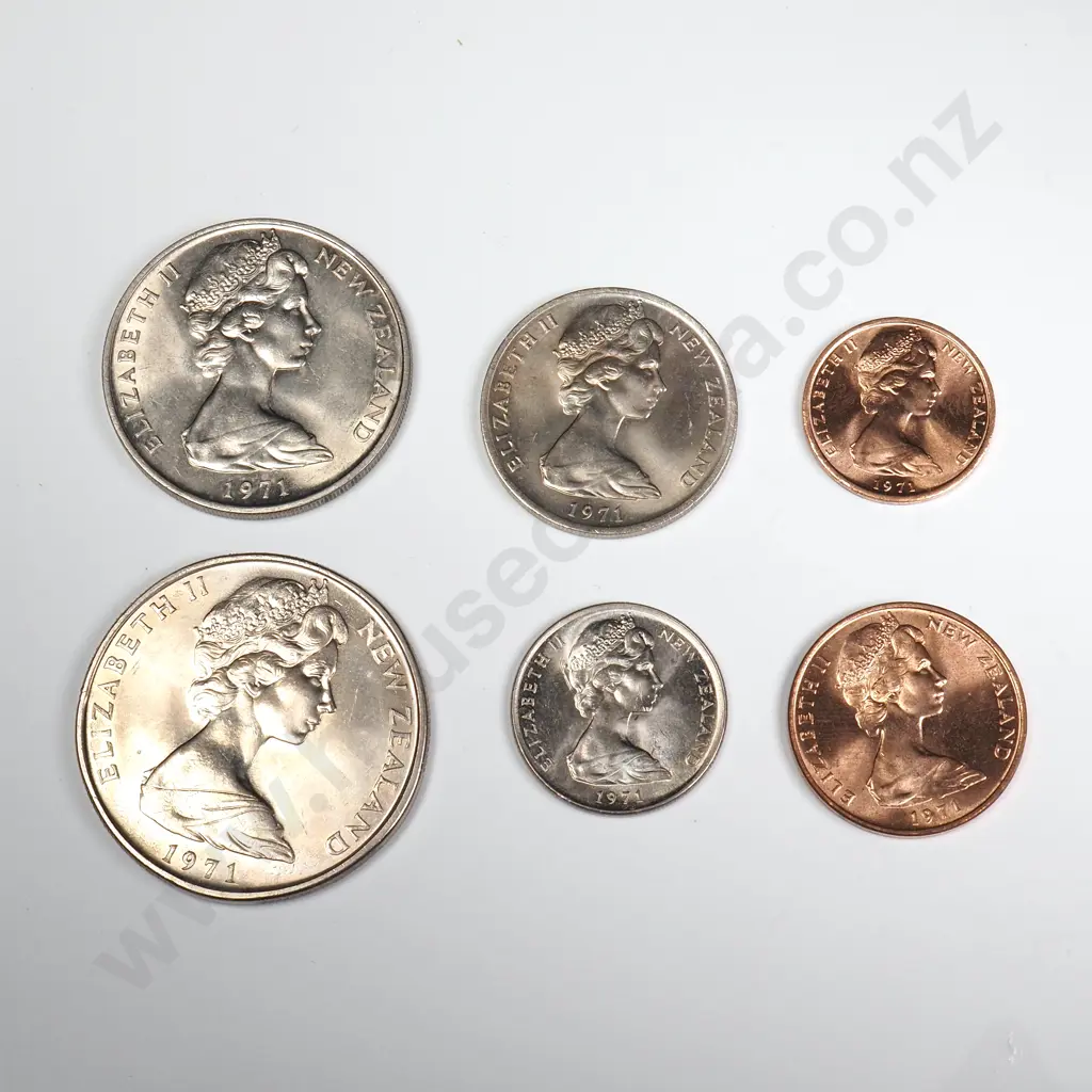 6 X NZ 1971 UNC CIRCULATION COINS 1 – 50 CENTS For sale are six 1971 uncirculated coins from one to fifty cents, each being the circulation type ( 7 in the date having a serif or downward stroke ). The coins found in uncirculated and proof sets have a normal 7. C.C.V. $320. Image 1++