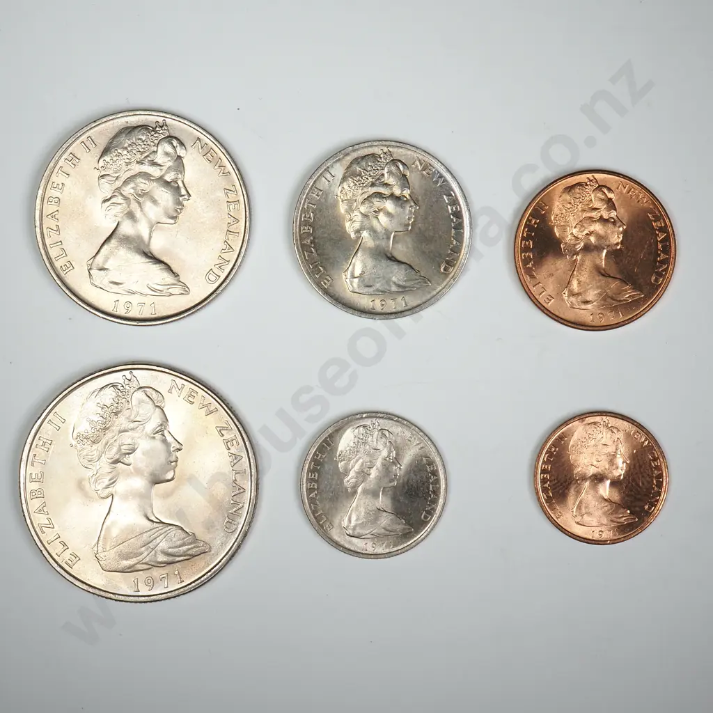 6 X NZ 1971 UNC CIRCULATION COINS 1 – 50 CENTS For sale are six 1971 uncirculated coins from one to fifty cents, each being the circulation type ( 7 in the date having a serif or downward stroke ). The coins found in uncirculated and proof sets have a normal 7. C.C.V. $320. Image 1++