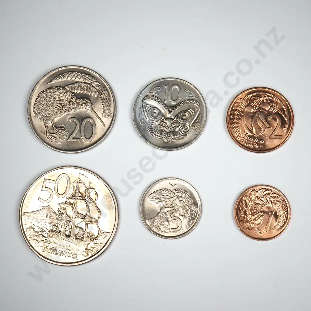 6 X NZ 1971 UNC CIRCULATION COINS 1 – 50 CENTS For sale are six 1971 uncirculated coins from one to fifty cents, each being the circulation type ( 7 in the date having a serif or downward stroke ). The coins found in uncirculated and proof sets have a normal 7. C.C.V. $320. Image 1++
