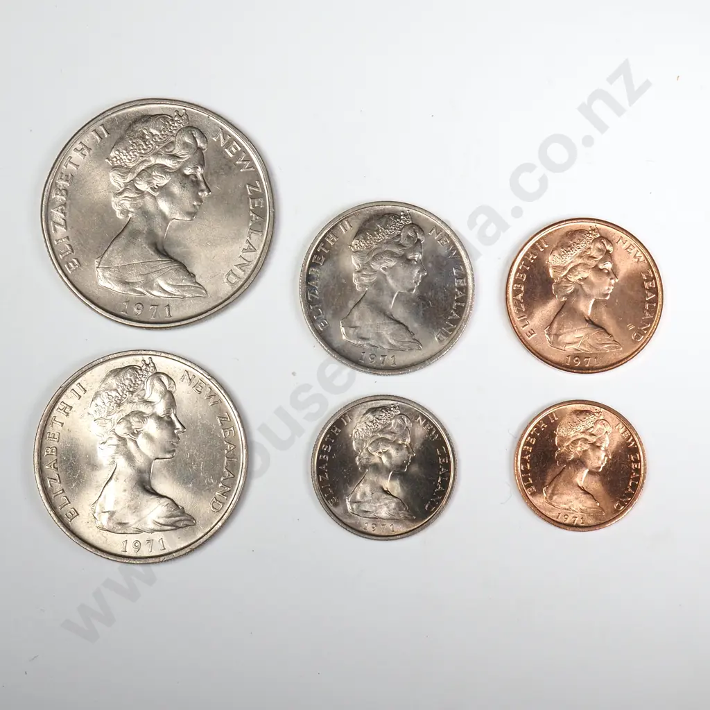 6 X NZ 1971 UNC CIRCULATION COINS 1 – 50 CENTS For sale are six 1971 uncirculated coins from one to fifty cents, each being the circulation type ( 7 in the date having a serif or downward stroke ). The coins found in uncirculated and proof sets have a normal 7. C.C.V. $320. Image 1++