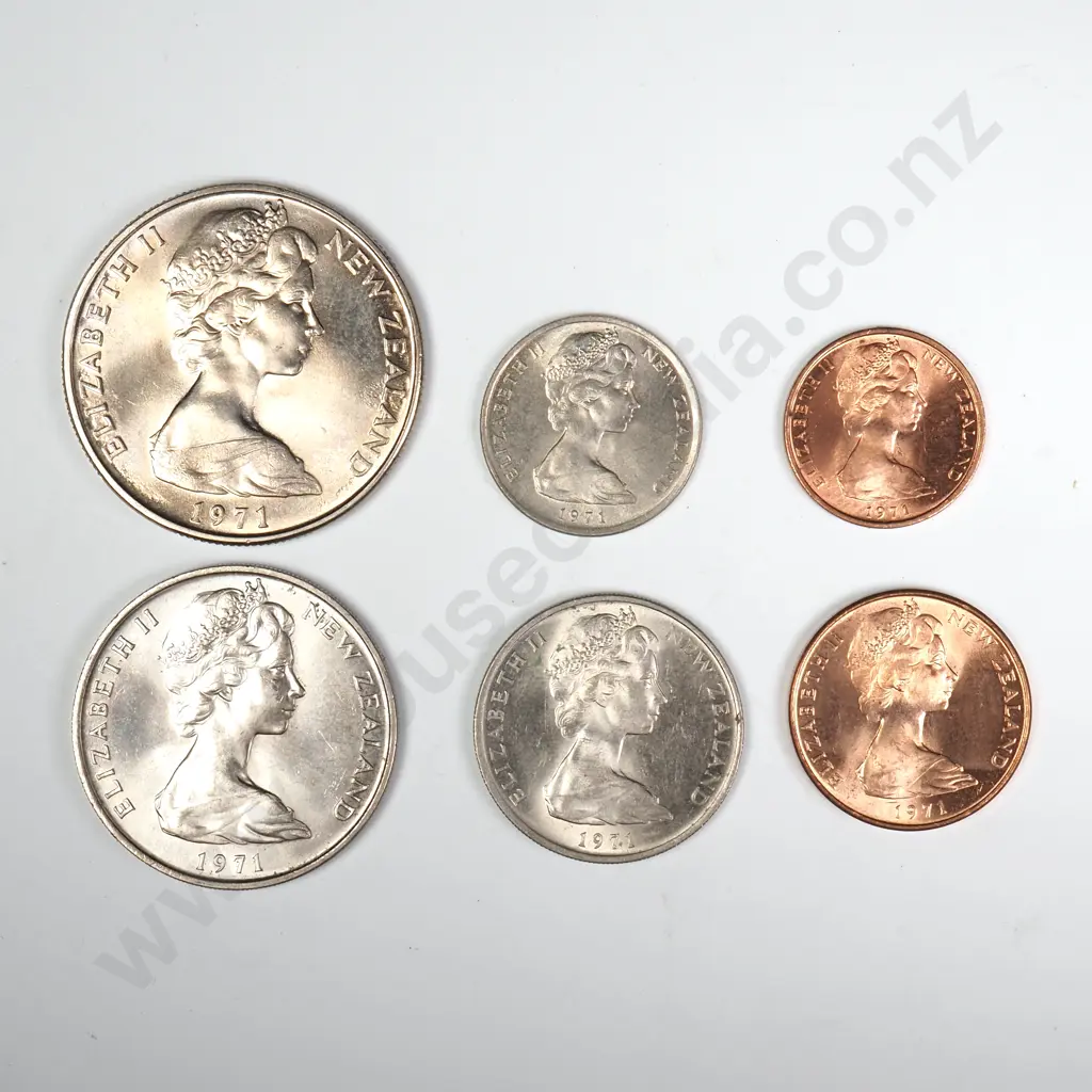 6 X NZ 1971 UNC CIRCULATION COINS 1 – 50 CENTS For sale are six 1971 uncirculated coins from one to fifty cents, each being the circulation type ( 7 in the date having a serif or downward stroke ). The coins found in uncirculated and proof sets have a normal 7. C.C.V. $320. Image 1++