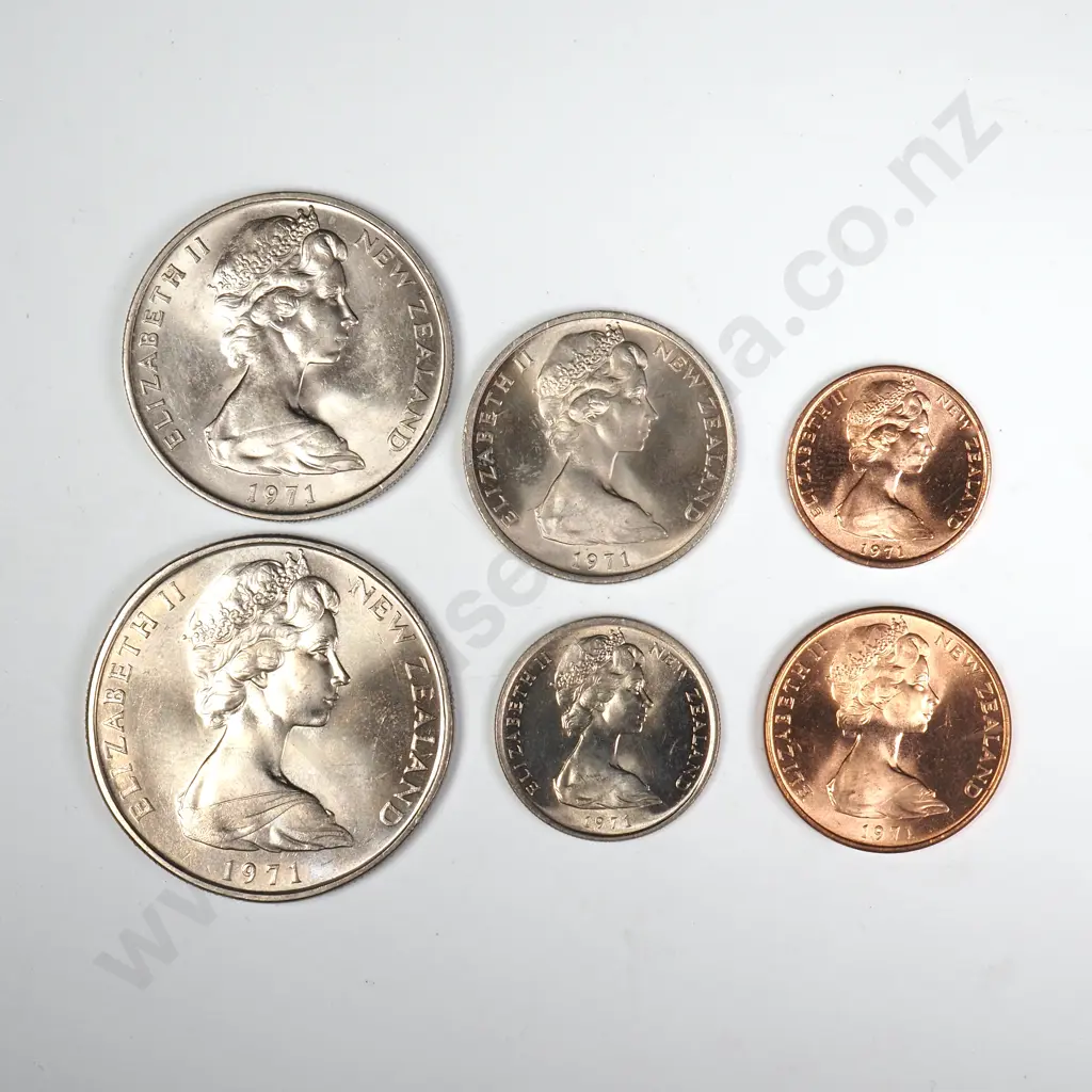 6 X NZ 1971 UNC CIRCULATION COINS 1 – 50 CENTS For sale are six 1971 uncirculated coins from one to fifty cents, each being the circulation type ( 7 in the date having a serif or downward stroke ). The coins found in uncirculated and proof sets have a normal 7. C.C.V. $320. Image 1++