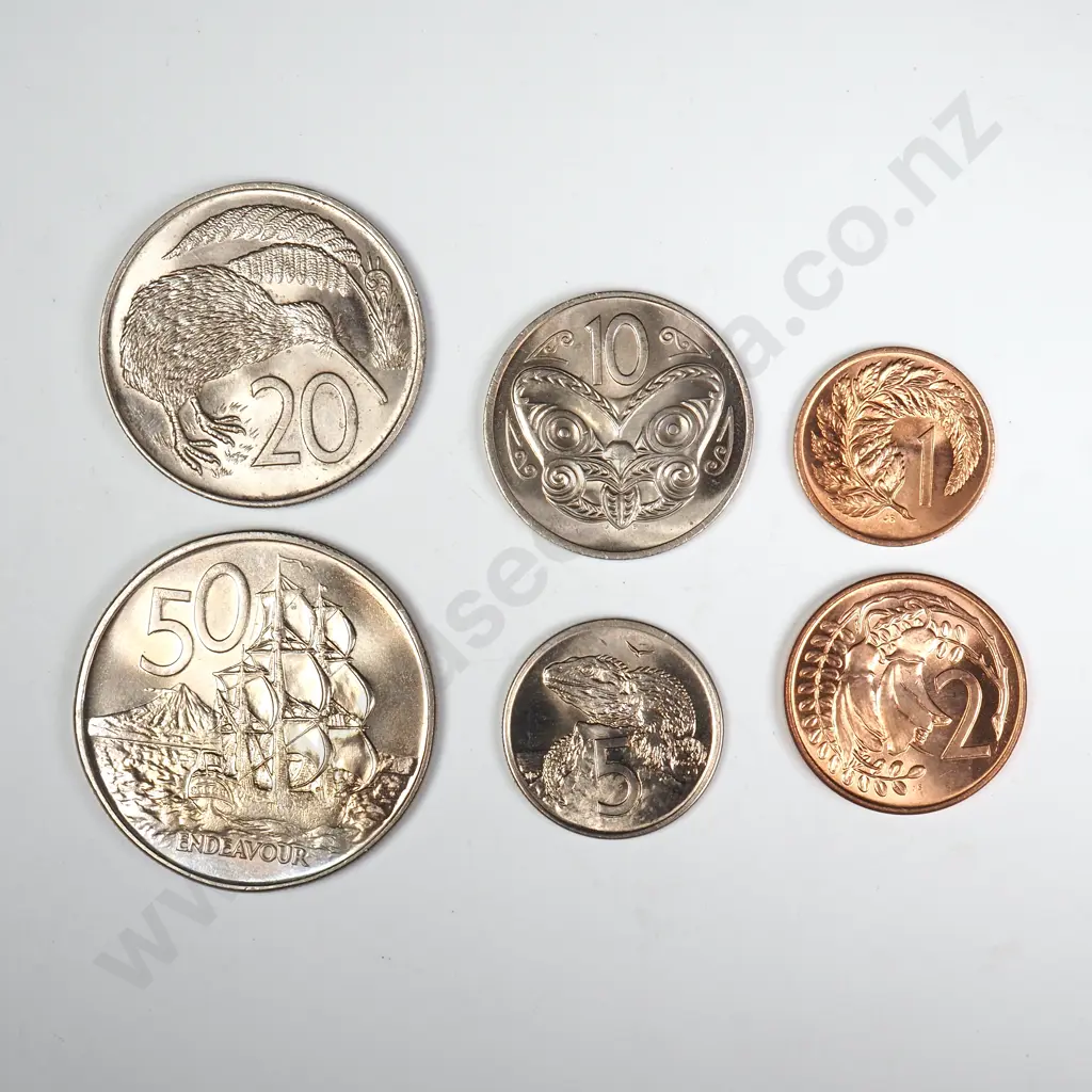6 X NZ 1971 UNC CIRCULATION COINS 1 – 50 CENTS For sale are six 1971 uncirculated coins from one to fifty cents, each being the circulation type ( 7 in the date having a serif or downward stroke ). The coins found in uncirculated and proof sets have a normal 7. C.C.V. $320. Image 1++