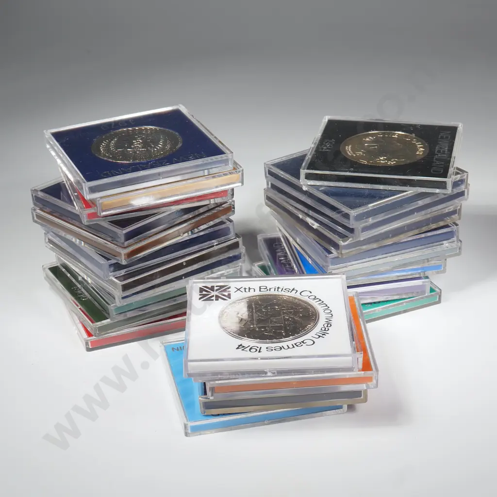 25 X LARGE SIZE CASED $1 UNC COINS COMPLETE SET FROM 1967 TO 1988, THE CASES IN NICE CONDITION Image 1++