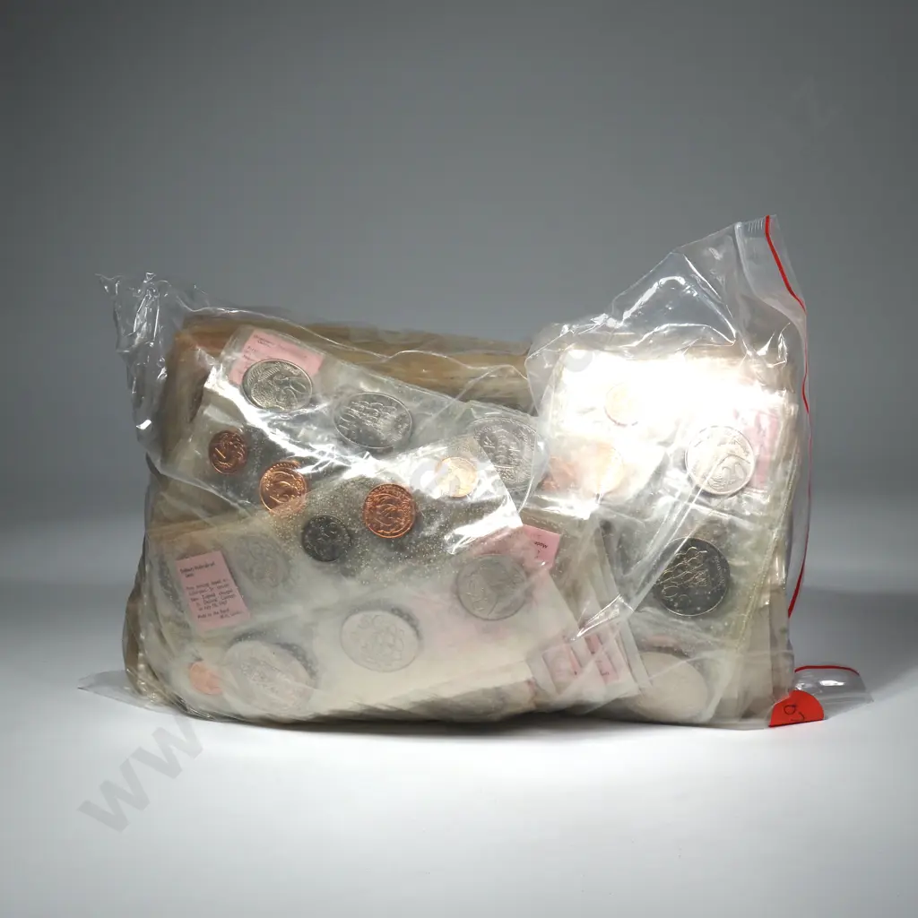 100 X NZ UNC COIN SETS ( NO COVERS ) Image 1++