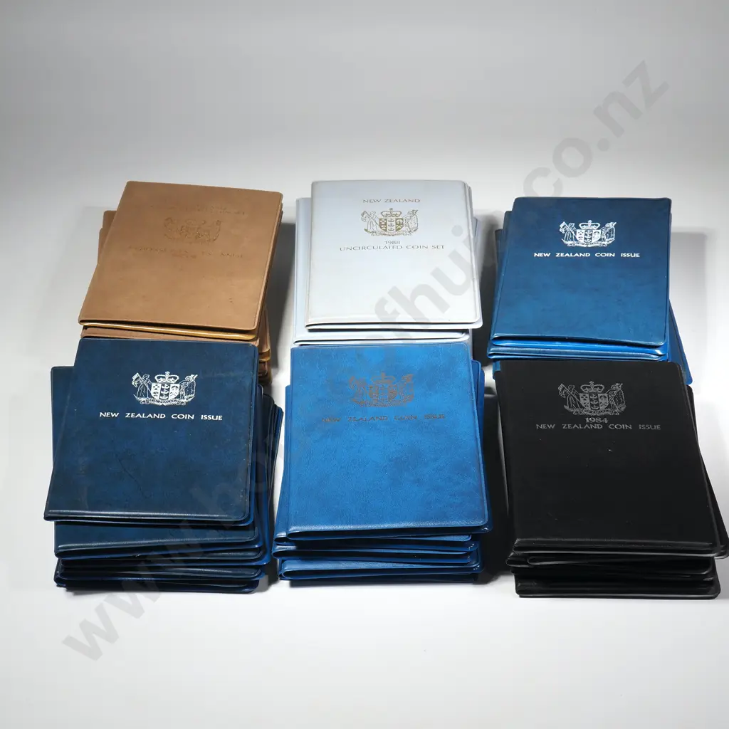 30 X UNC COIN SETS - 5 OF EACH 1978, 1979, 1982, 1984, 1987, 1988 Image 1++