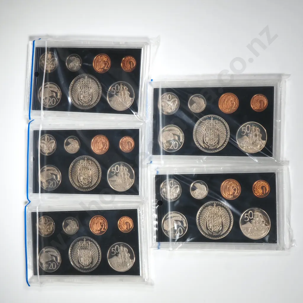 5 X 1971 PROOF COIN SETS, SUPERIOR CASES, C.C.V. $600 Image 1++