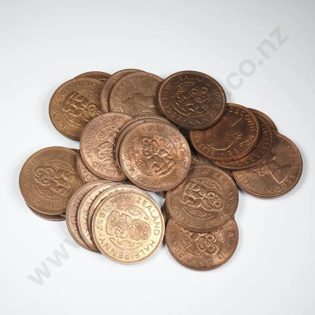 30 X 1957 HALFPENNIES WITH ORIGINAL MINT LUSTRE Image 1++