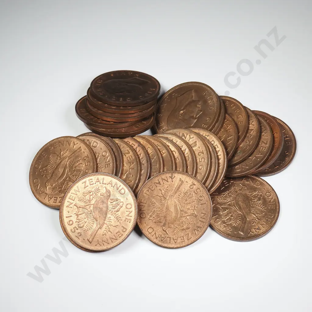 30 X 1952 PENNIES WITH ORIGINAL MINT LUSTRE Image 1++