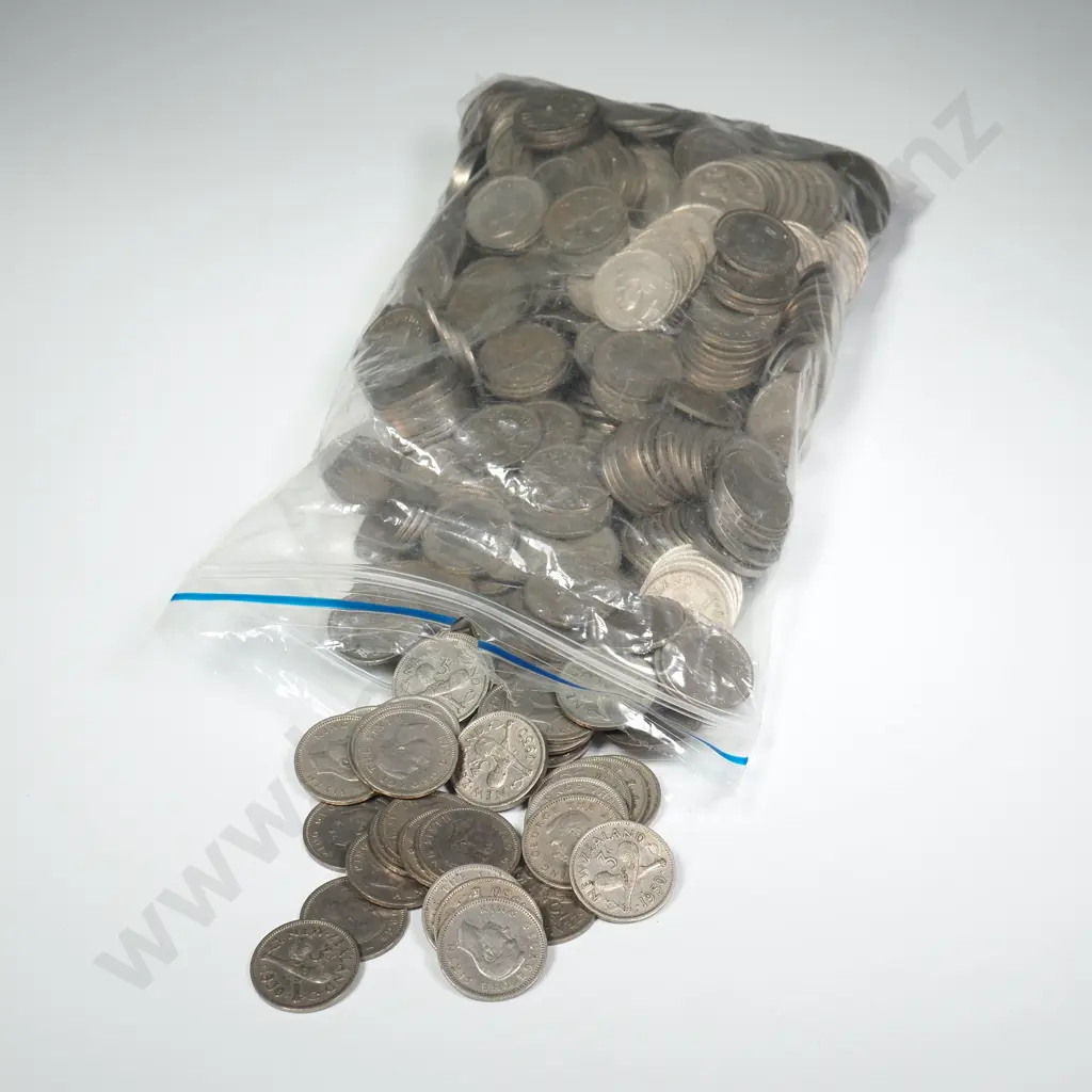 600 X 1950 THREEPENCES ( CALCULATED BY WEIGHT ), C.C.V $1800 Image 1++
