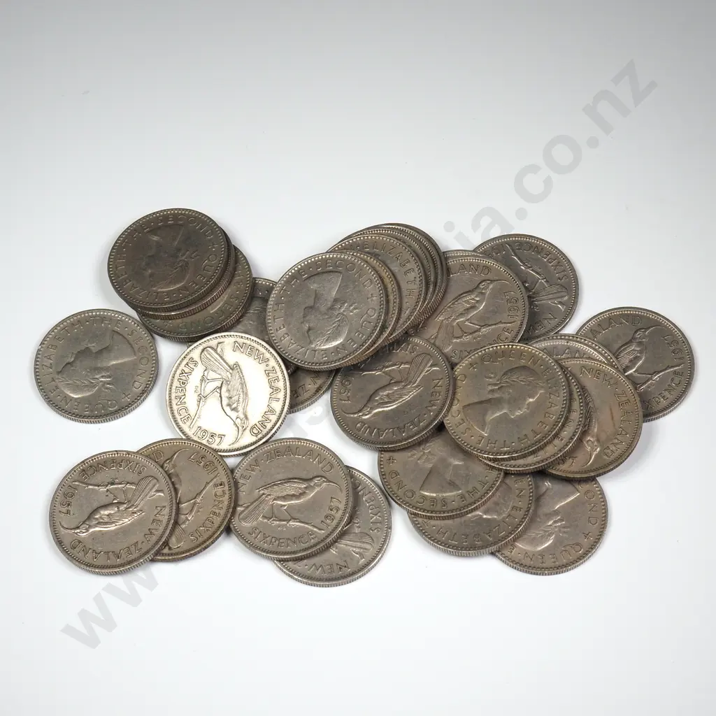 30 X 1957 'NO SHOULDER STRAP' SIXPENCES, AVERAGE, C.C.V $450 Image 1++
