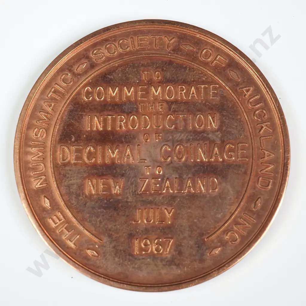 LARGE COPPER MEDAL COMMEMORATING THE INTRODUCTION OF DECIMAL CURRENCY IN 1967 Image 1++