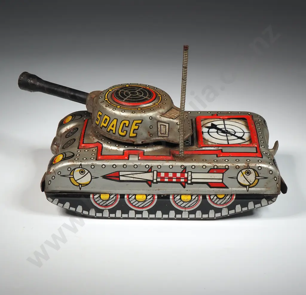 Vintage Tin Plate Wind-up Space Tank Image 1++