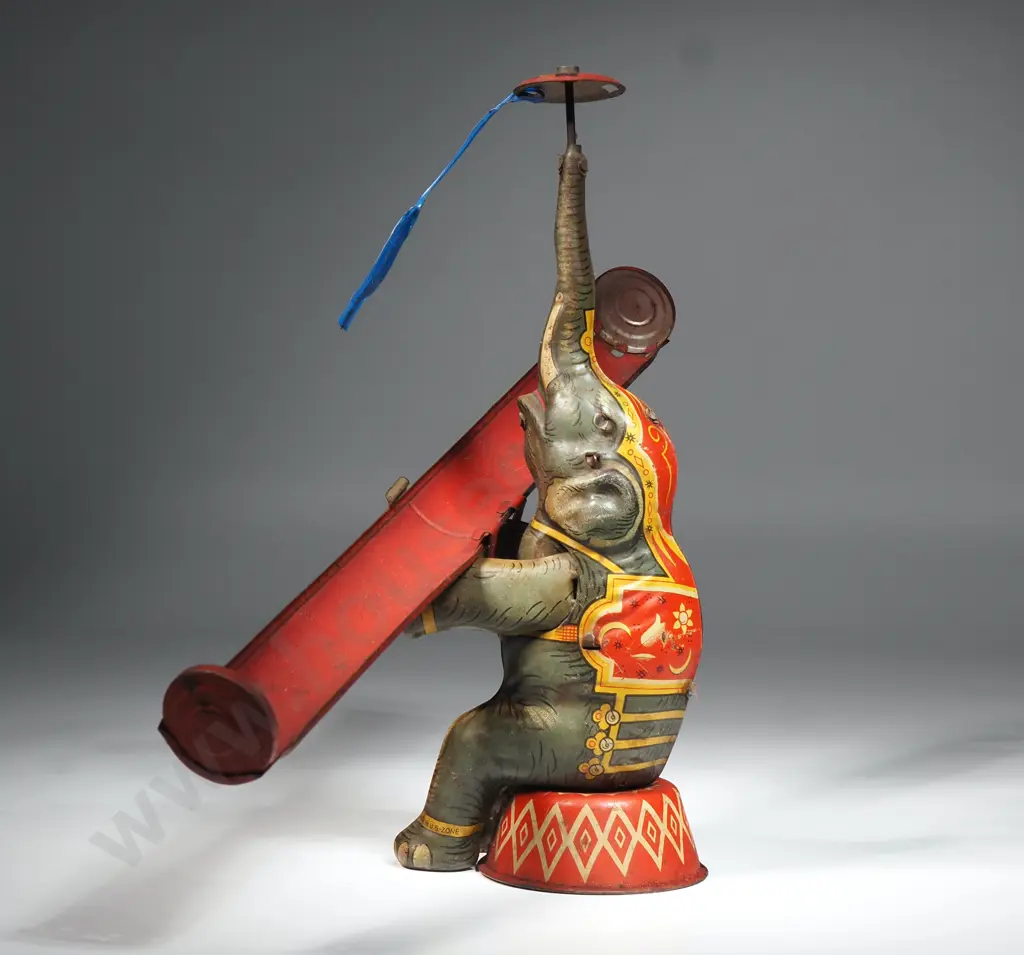 Tin Plate Wind-up Circus Elephant A/F Image 1++