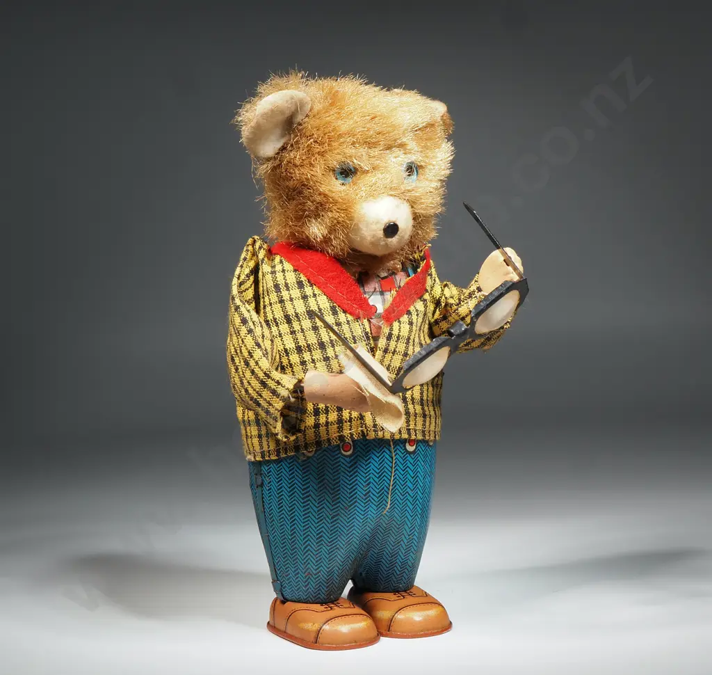 Wind-Up Tin Litho Toy Bruno Spectacle Bear Cleaning His Glasses Image 1++