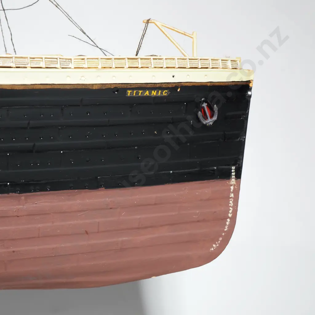 Model of the Titanic Image 1++
