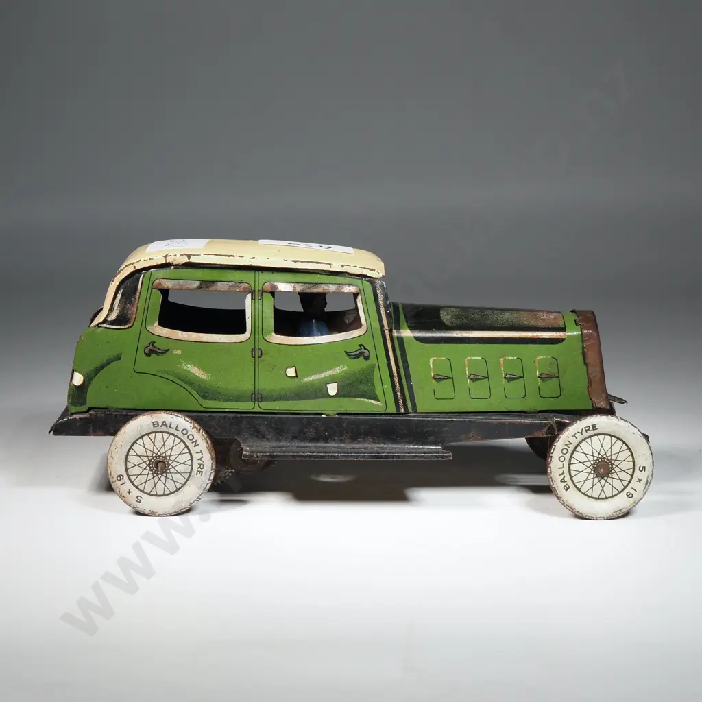 Tin Gangster Car - Green Body & Cream Roof Image 1++