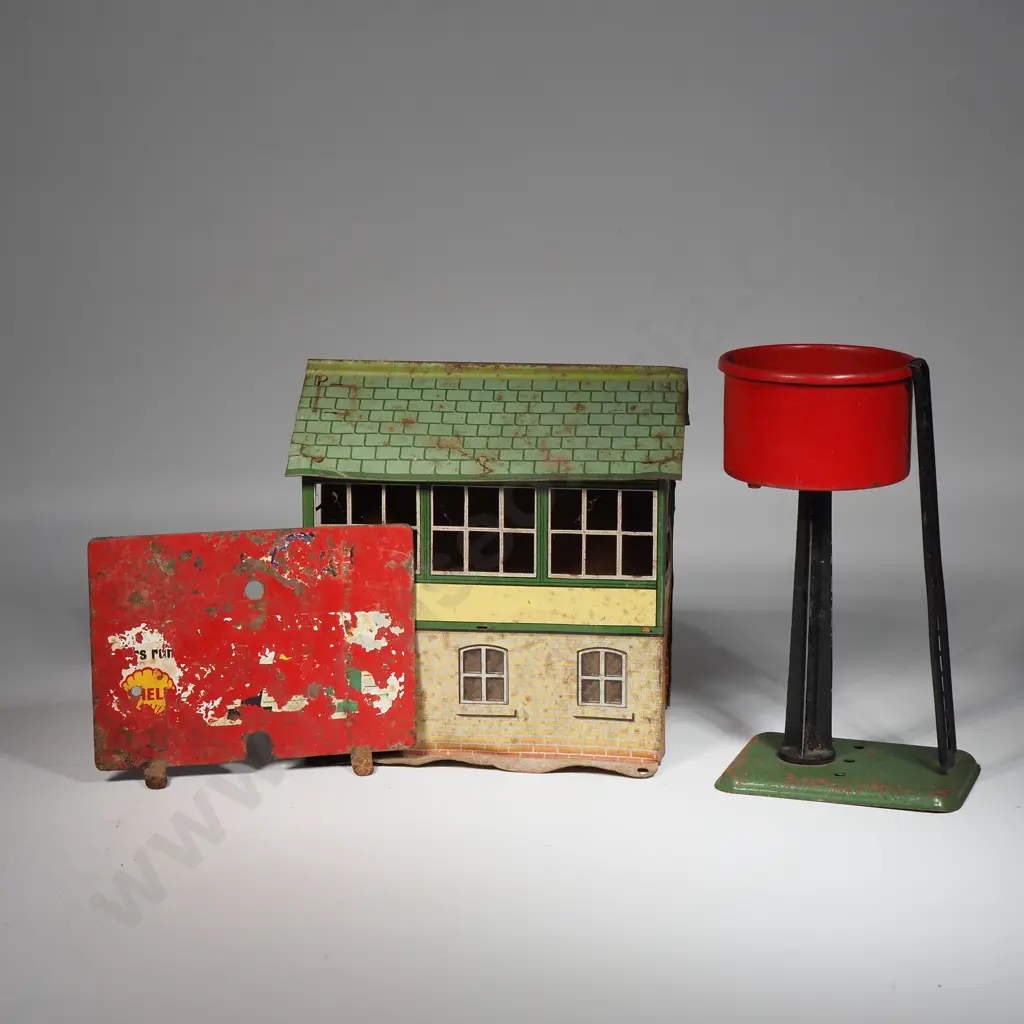 Hornby Series - Three Tin Plate Lineside Accessories Image 1++