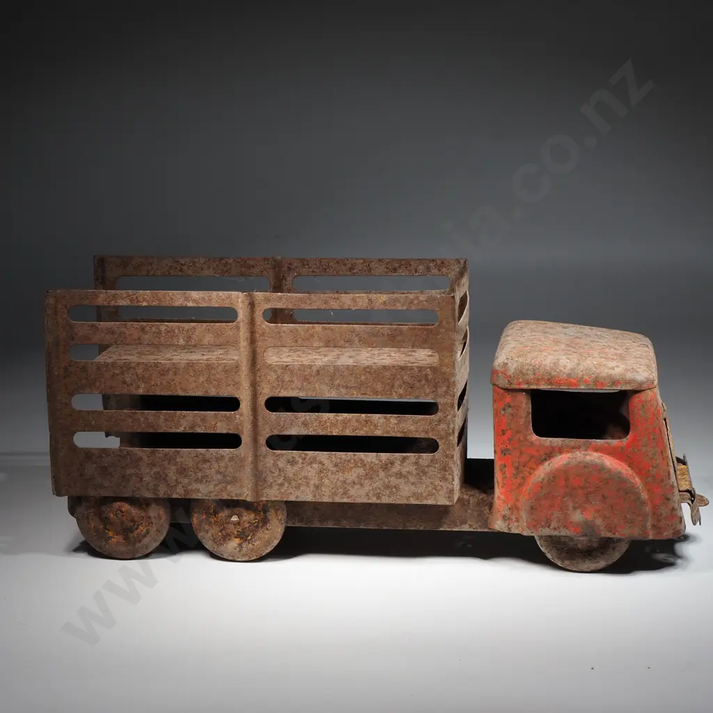 Vintage Rusty Truck Image 1++