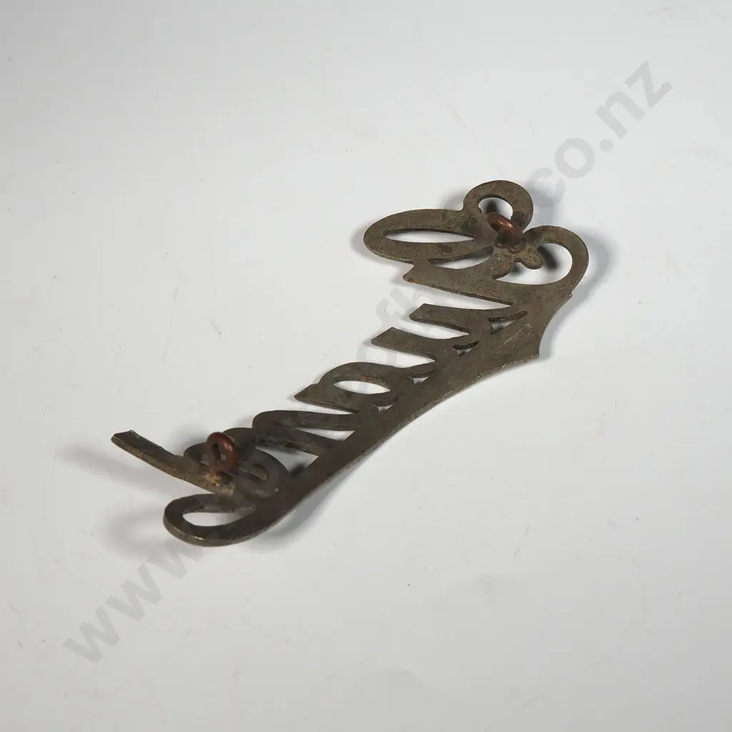 NZ Railways Guard Hat Badge. Image 1++